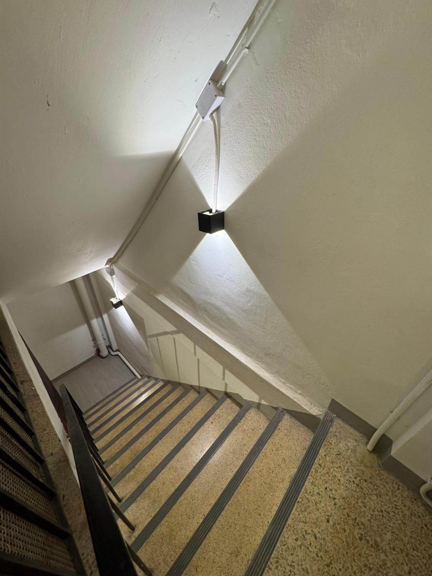 Twenty Two Place Hostel - Sukhumvit 22 กรุงเทพมหานคร ภายนอก รูปภาพ